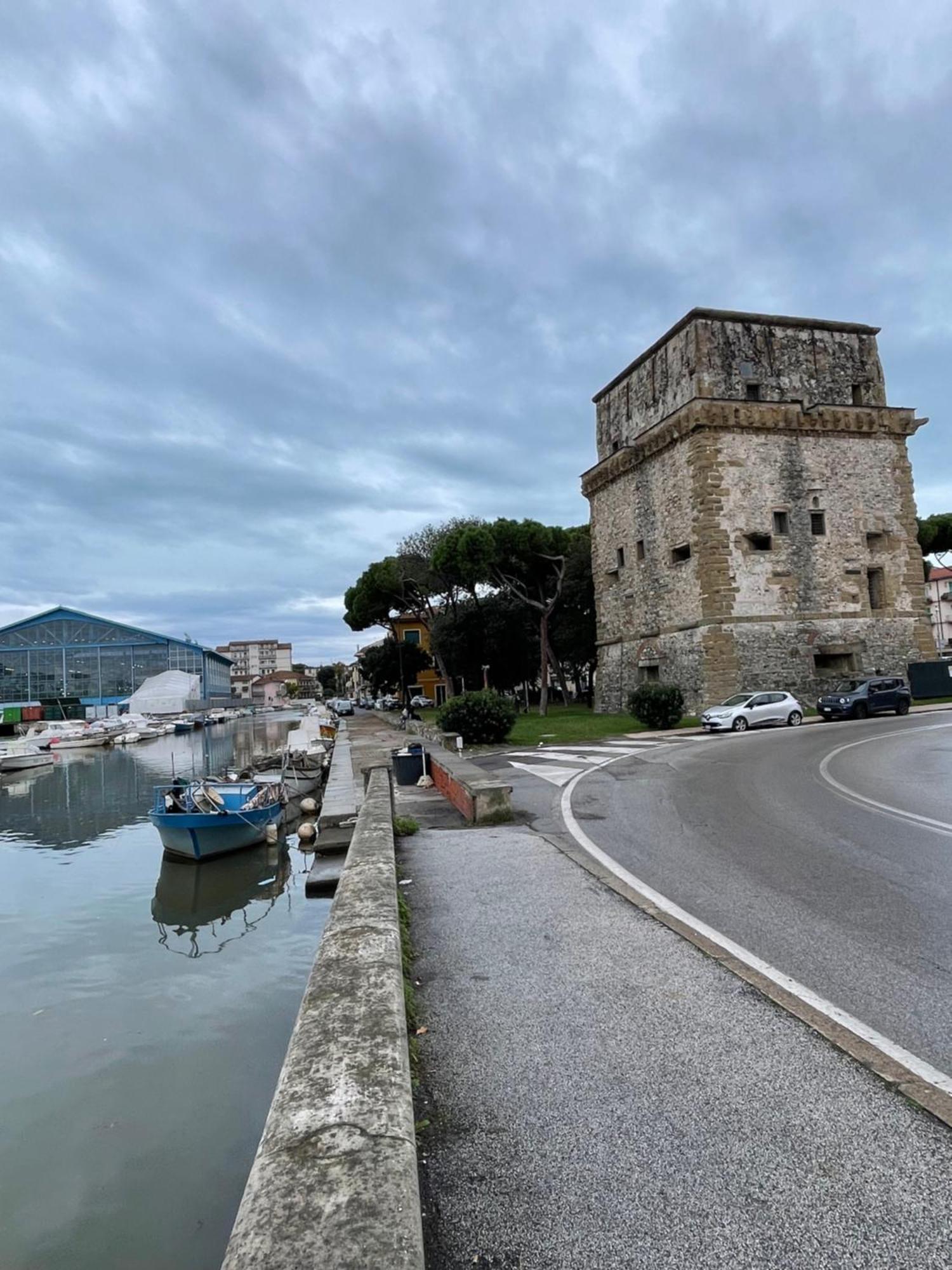 La Brezza Viareggina A 500 Mt Dal Mare, Dal Carnevale E Dagli Stabilimenti Balneari Apartment Viareggio Exterior foto